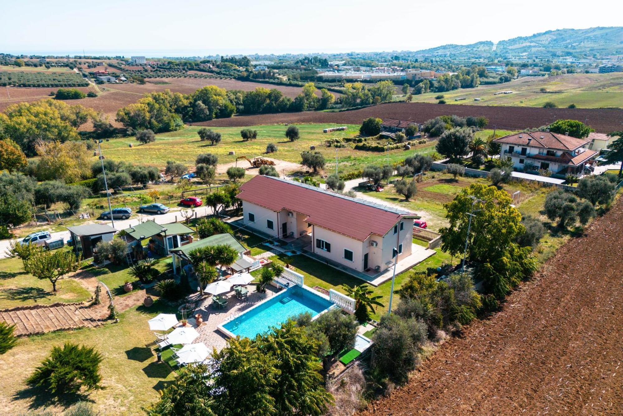 Residence Il Villaggio Del Re 克若伯里 外观 照片